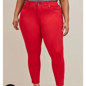 NWT-BOMBSHELL SKINNY SUPER SOFT HIGH-RISE JEAN